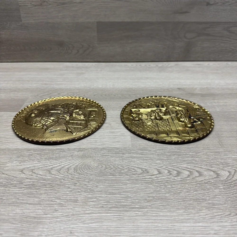 Vintage English Brass Repoussé Wall Plaques Tavern Scene Horse & Carriage 2 - 6